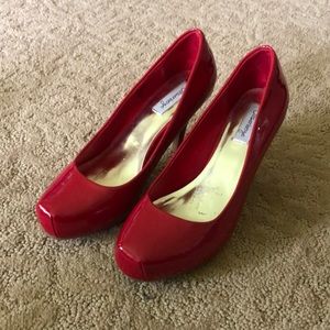 NEVER WORN Olsenboye Red Women’s Heels
